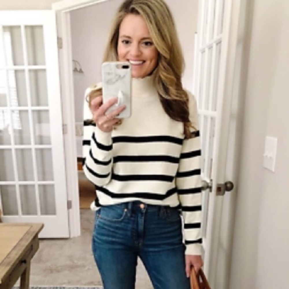 Long Sleeve Knitted Turtleneck Button Kneck decor Light Grey Striped Sweater